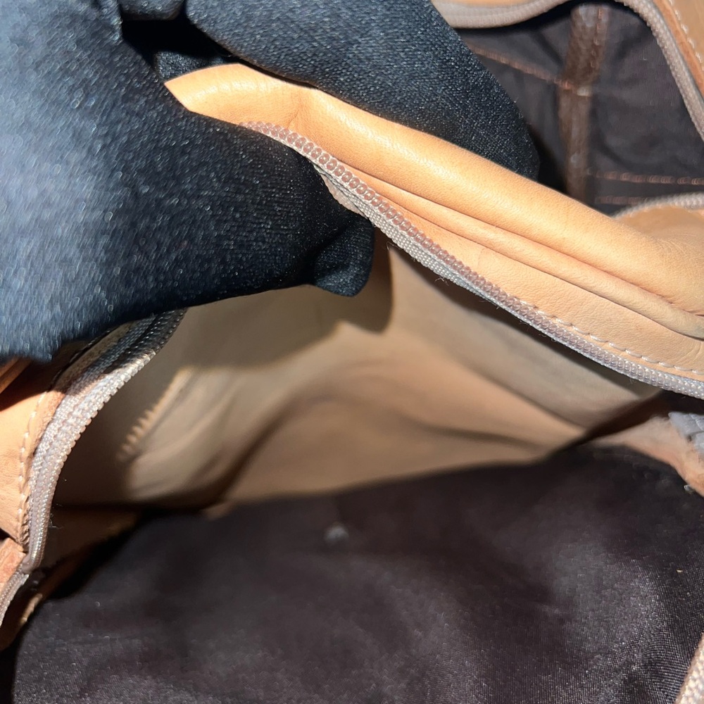 Sergios Collection Embossed Shoulder Bag - Picture 7 of 14